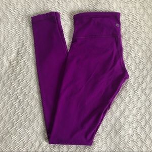 Lululemon Wunder Under Pant III *Full-On Luon
Tender Violet size 4